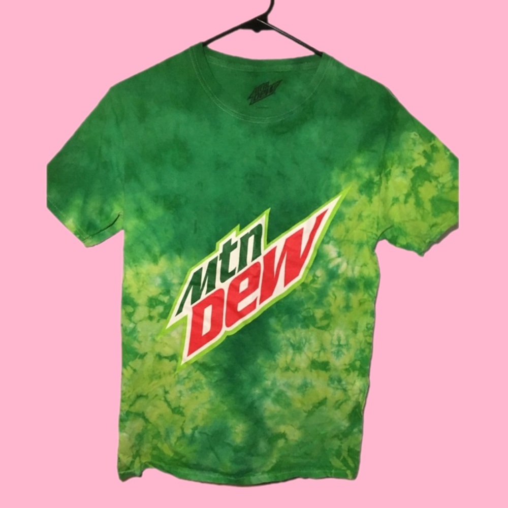 NWOT Mountain Dew Graphic T-Shirt Size Small